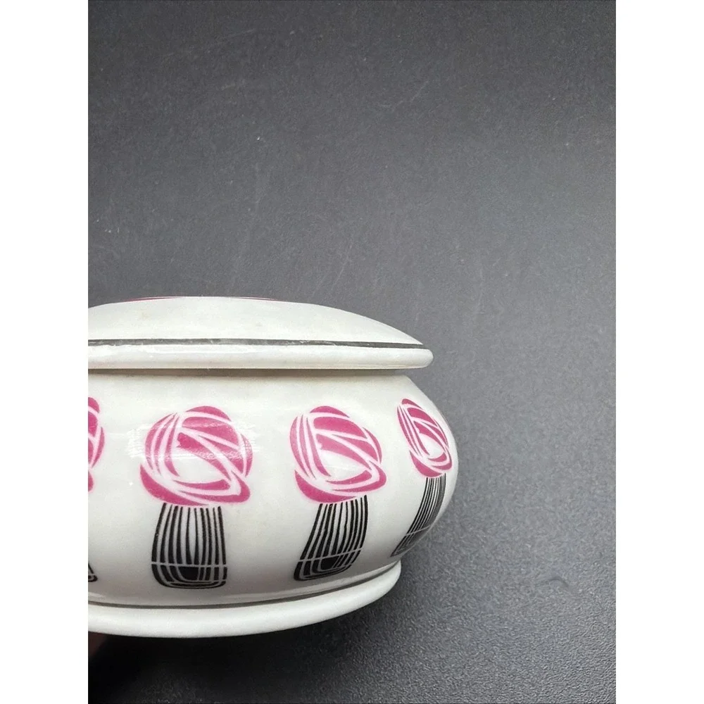 VTG 80s Art Nouveau Mackintosh Style Rose Trinket Box 3.5 In Wide
